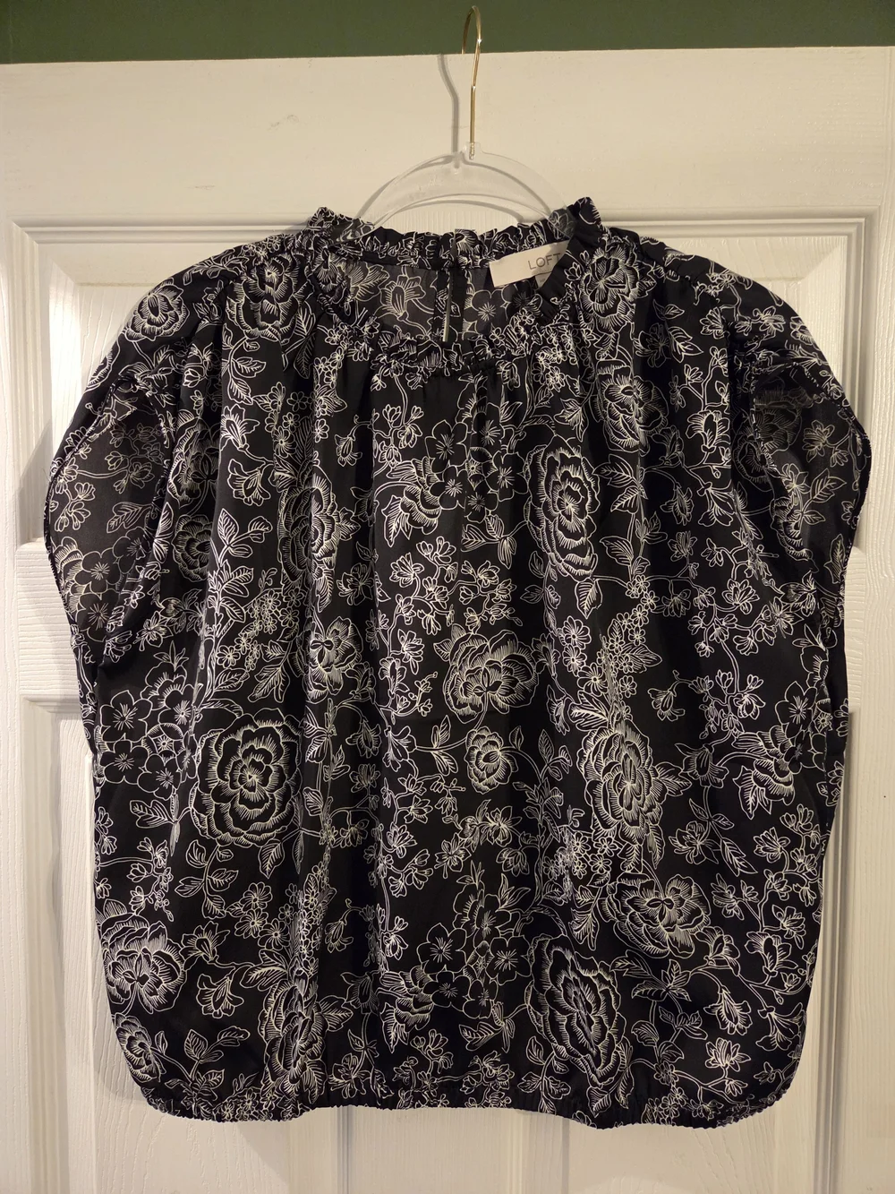 LOFT Black and White Floral Puff-Sleeve Blouse-Medium Petite